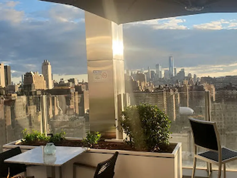 Skyline Rooftop Bar & Lounge