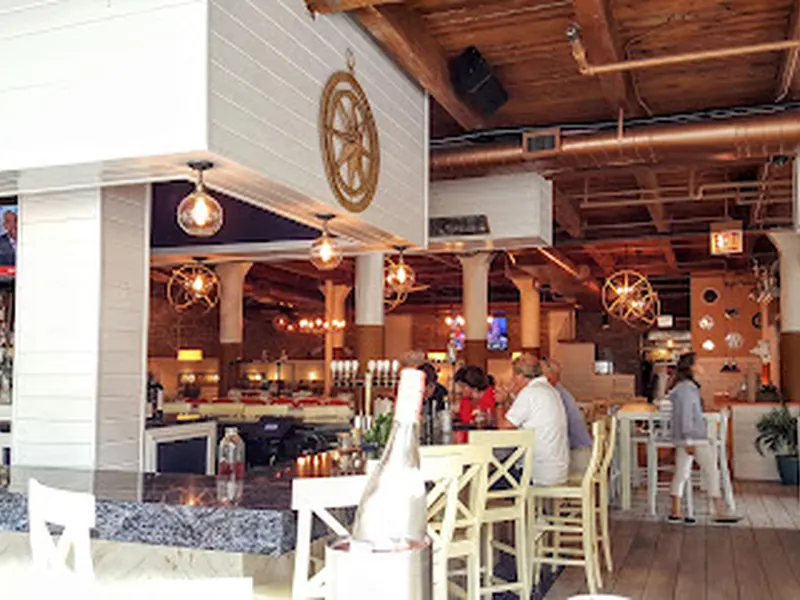 The Hampton Social - River North