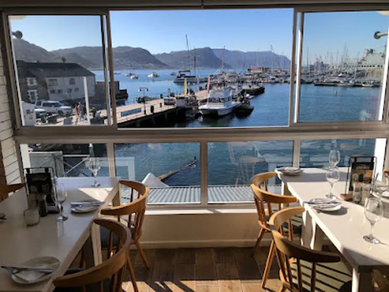 SAVEUR Restaurant