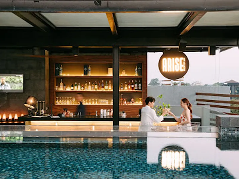Rise Rooftop Bar