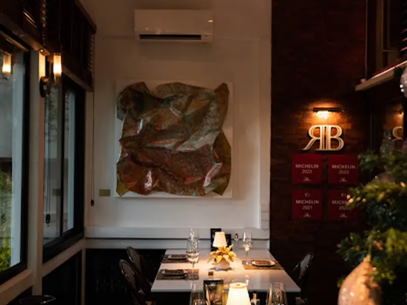 Redbox Thailand Restaurant