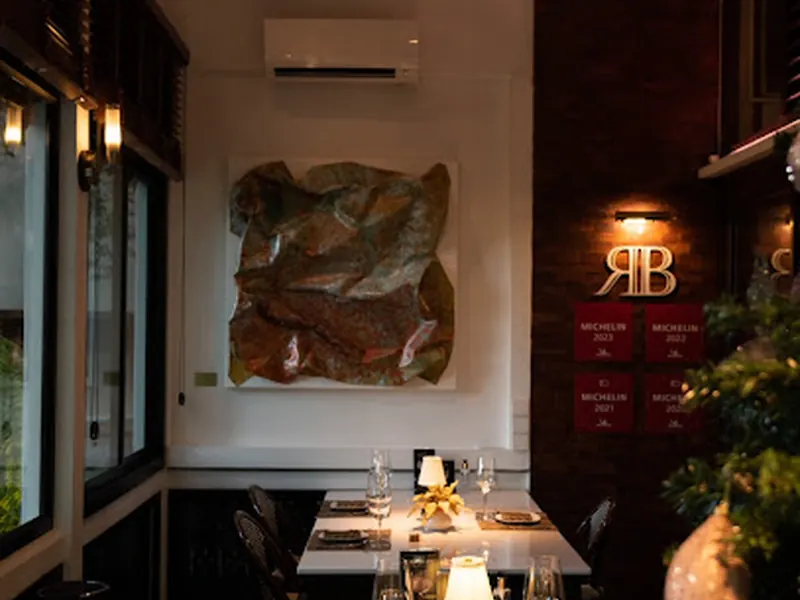 Redbox Thailand Restaurant