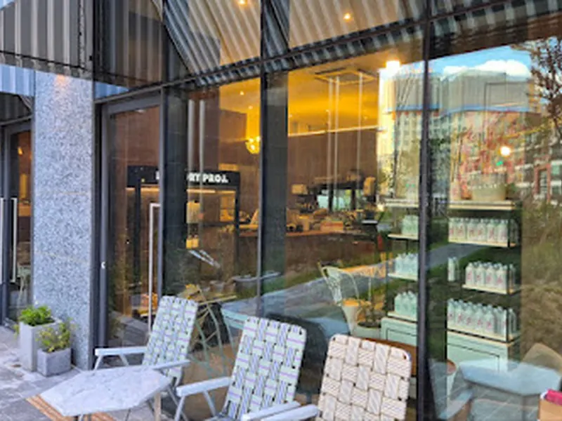 Laundry Project (coin laundry cafe)