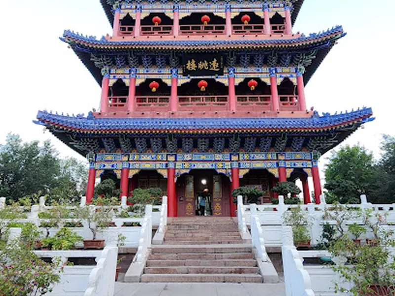 红山公园远眺楼