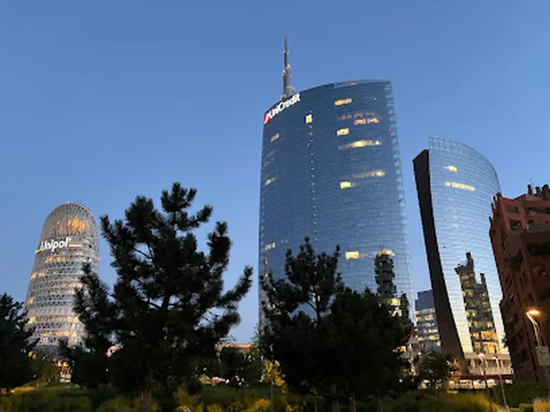 UniCredit Tower