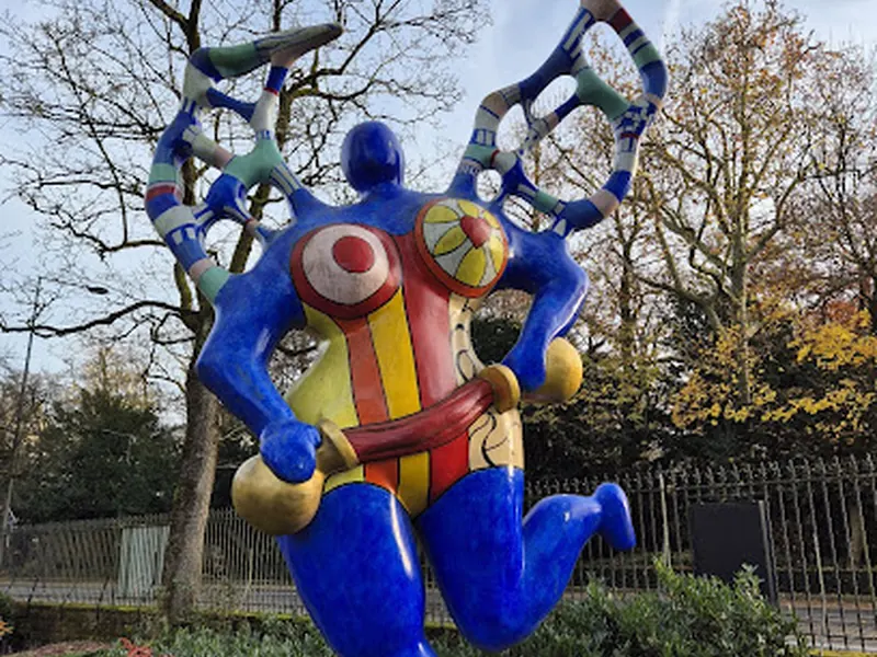 La Grande Tempérance Statue