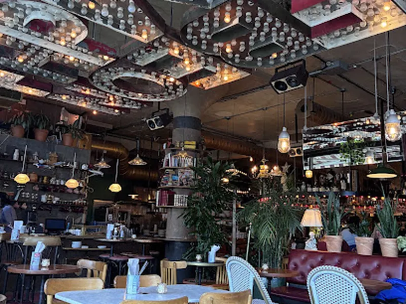 Le Bar Darling