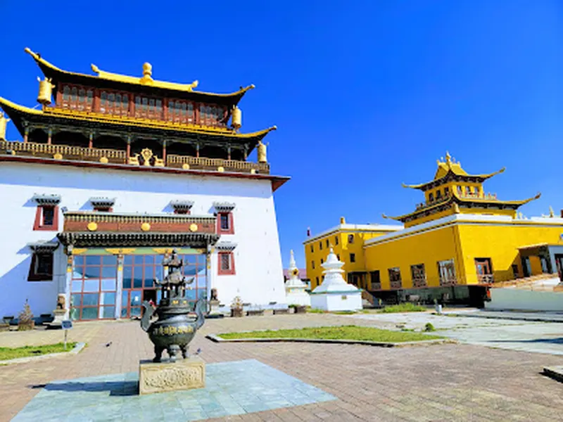 Gandantegchinlen Monastery