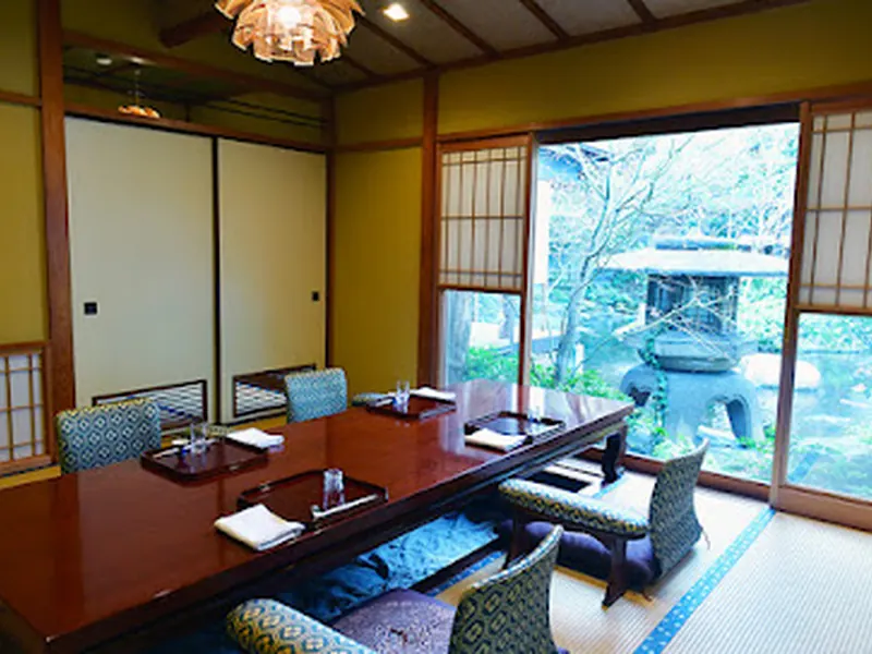 Tsukiji Jisaku