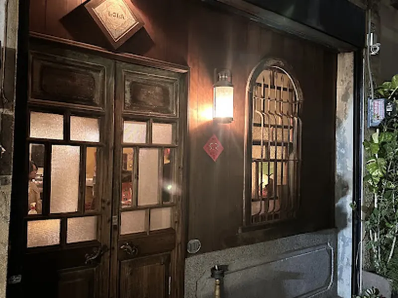 LOLA蘿拉冷飲店 (請用IG或電話訂位聯絡)