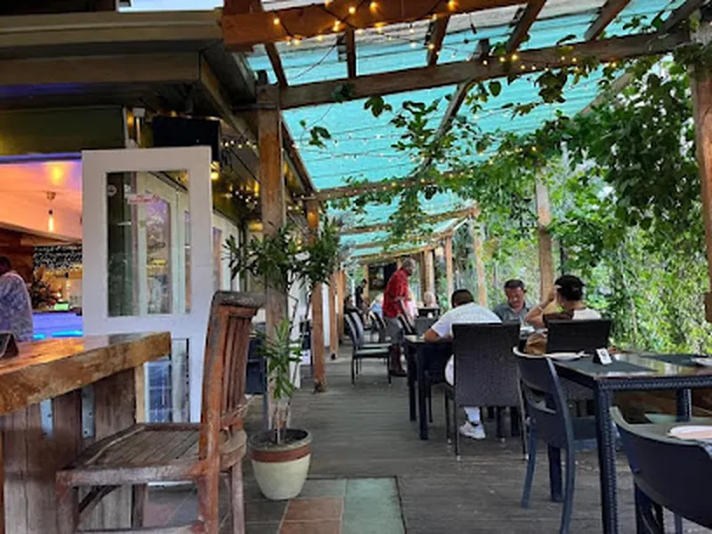 Paradiso Restaurant & Bar