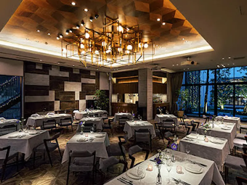 Lazor Garden Dining
