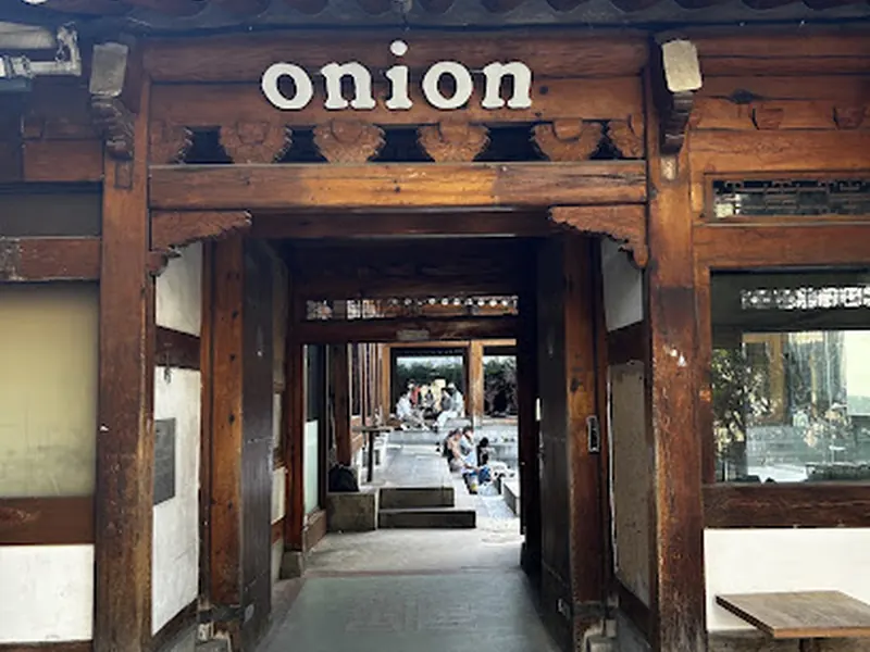 Cafe Onion Anguk