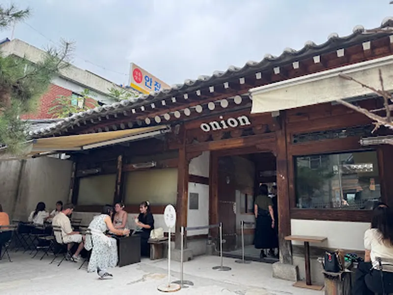 Cafe Onion Anguk