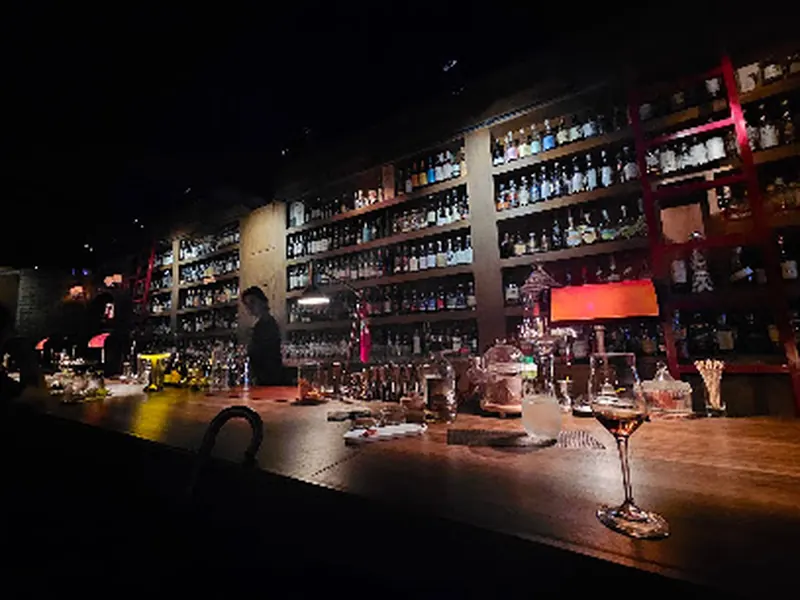 WOOD SIDE BAR