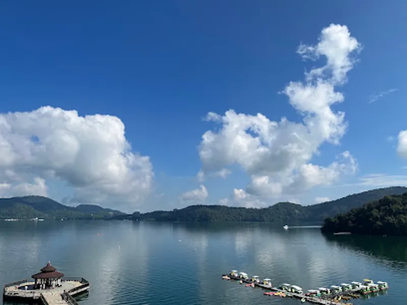 Ita Thao Pier Plaza