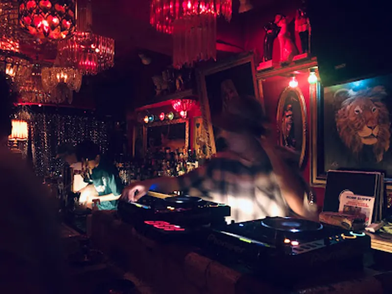 RED BAR
