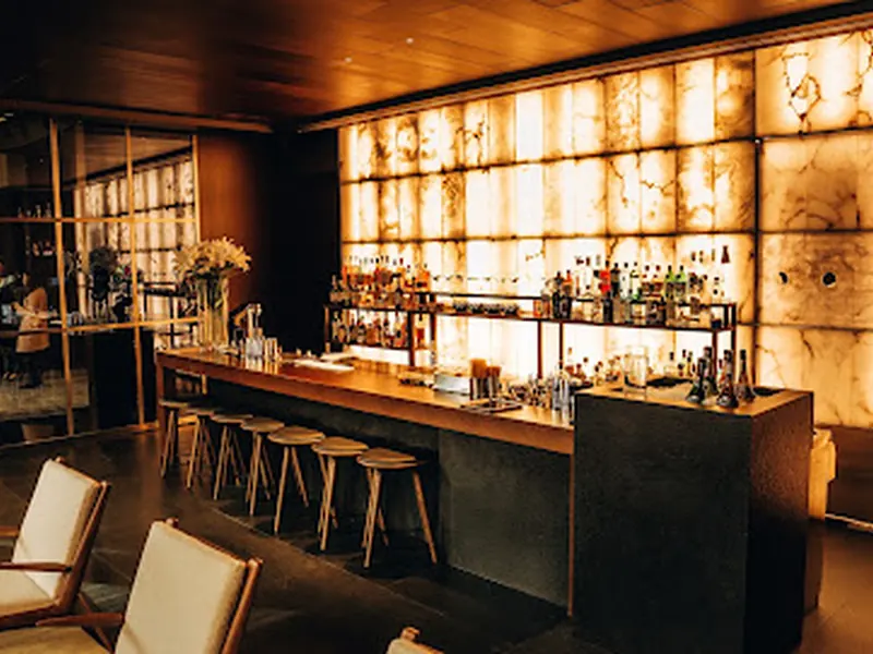 Glass Bar by SIPS