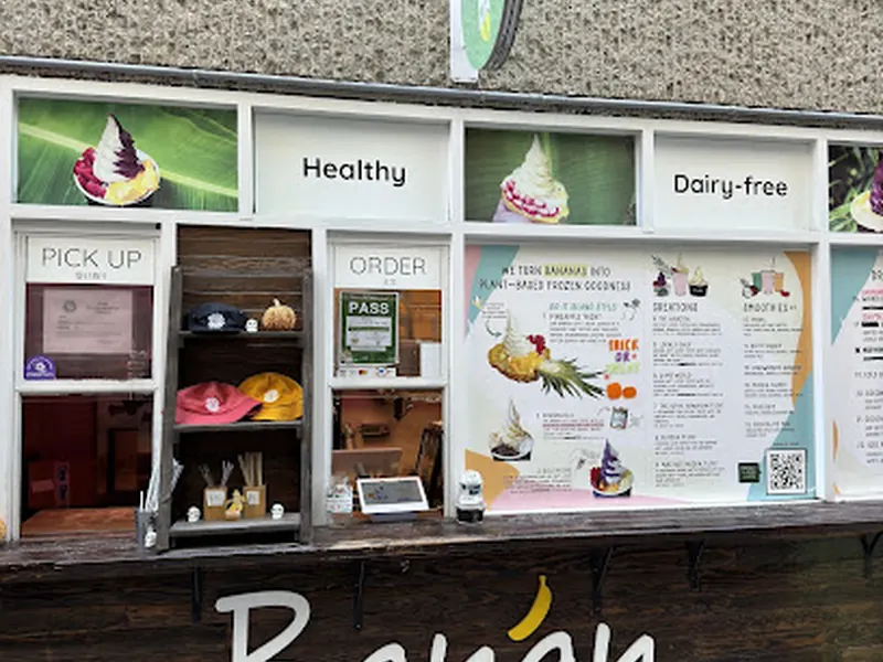 Banan Waikiki Beach Shack