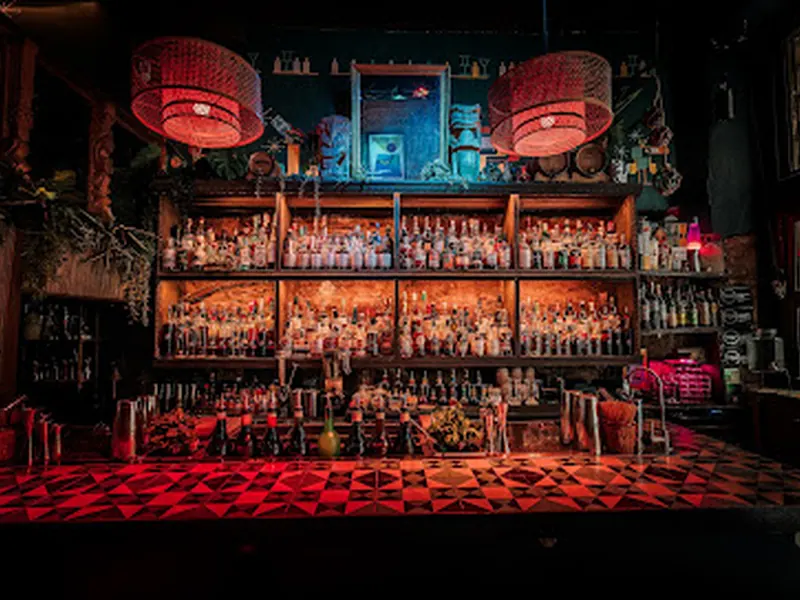 Collage Cocktail Bar
