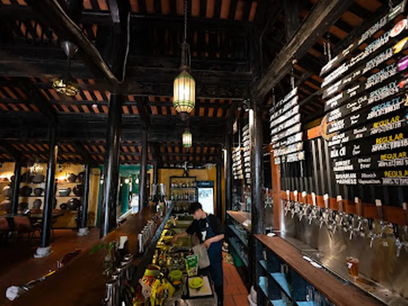 7 Bridges Hoi An Taproom