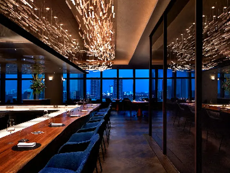 AKUNA Restaurant