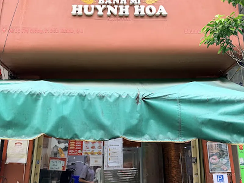 Bánh Mì Huynh Hoa