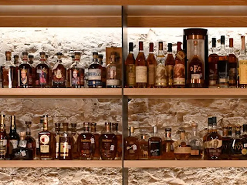 Kinfolk Lounge & Library