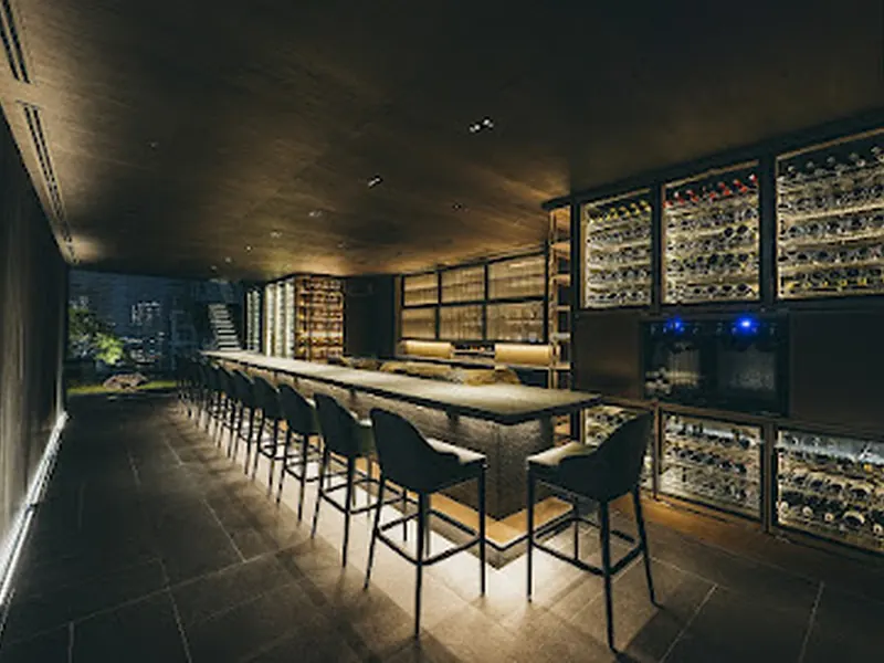 ST LOUIS BAR by KEI