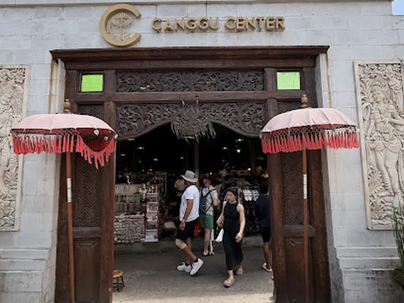La Brisa Sunday Market