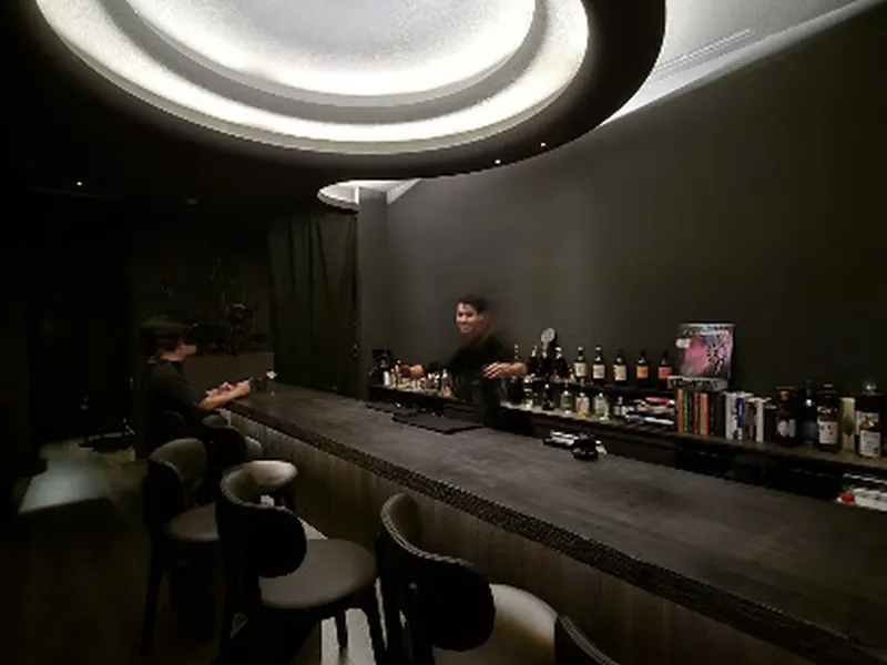 Bar Gravit.on 烏寂重子