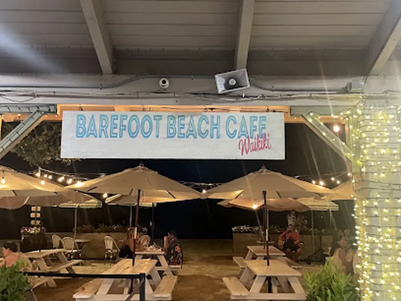 Barefoot Beach Cafe @ Queen's Surf Beach