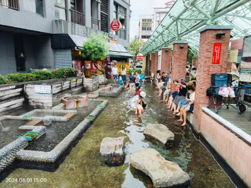 Tangweigou Hot Spring Park