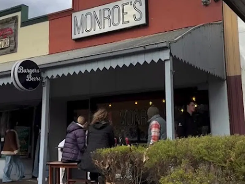 Monroe's Burgers & Beers
