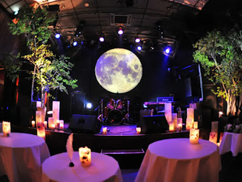 Moon Romantic