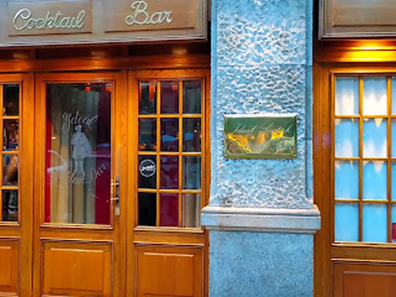 Ideal Cocktail Bar