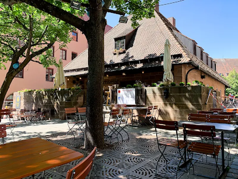 Bratwursthäusle bei St. Sebald